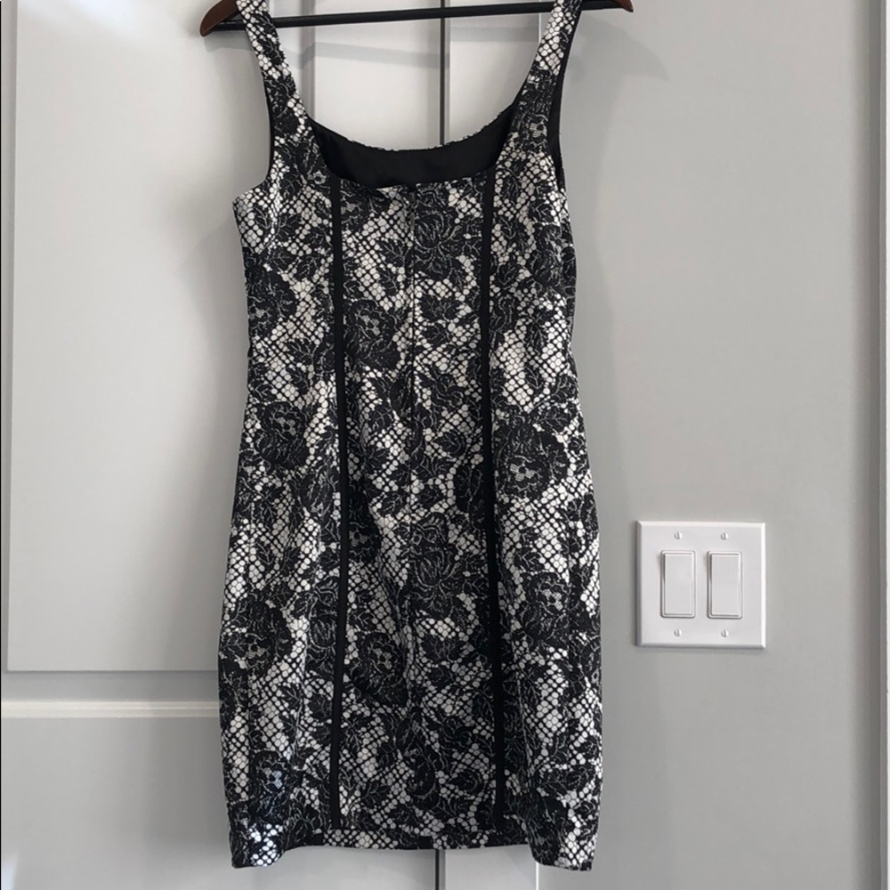 Dress - Picture 2 of 4